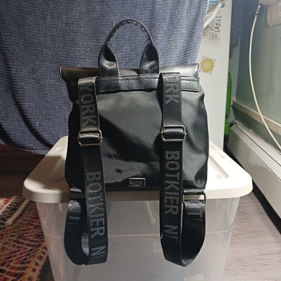 Botkier New York Trigger Backpack - Picture 2 of 4